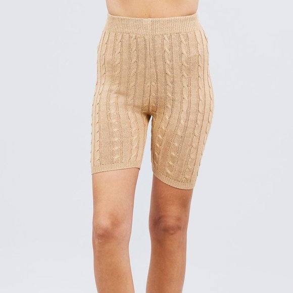 🎀Twisted Effect Bermuda Length Sweater Shorts🎀 - Picture 4 of 4